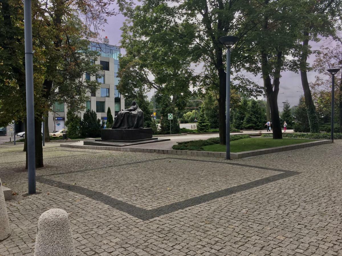 Fractal Guest Rooms - Poznan Centrum Andersia Square & Old Town Exterior photo